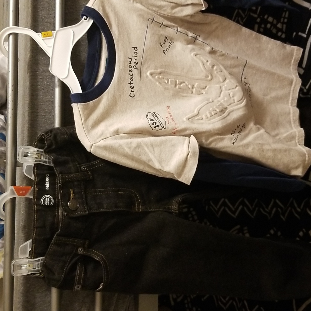 365 Kids Fossil Dinosaur long sleeve shirt size 7/ Size 8 relaxed fit Jeans